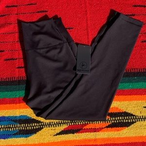 90 Degrees By Reflex NWT Size Large *Snags